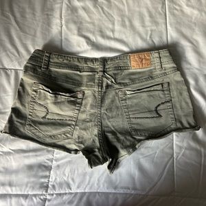 Low waisted denim shorts from American Eagle. Size 6.